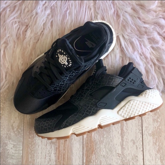 NWT Nike Huarache run Premium Rare - Picture 6 of 8